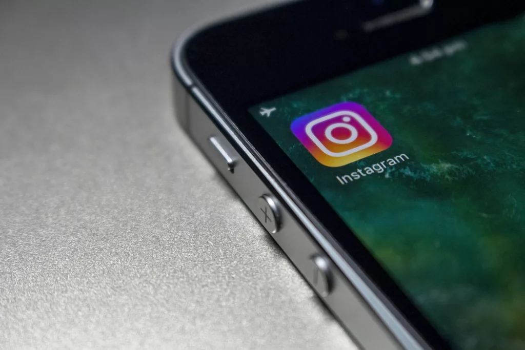 Instagram World: Tools and Services for Instagram Growth